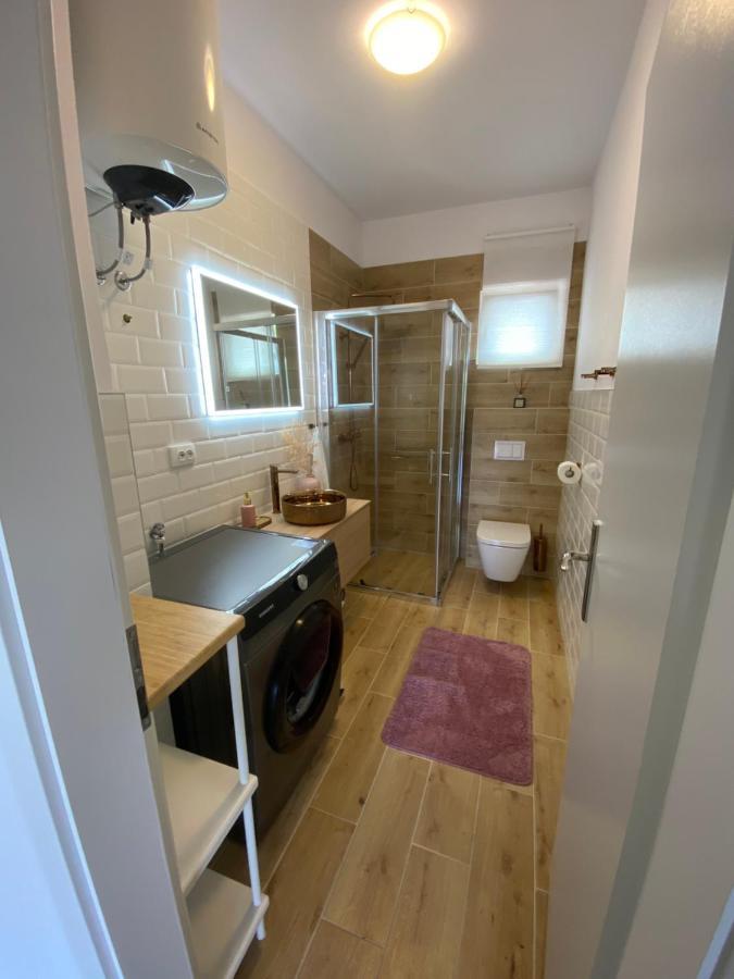 Lumar Holidays And Apartments Preko Bagian luar foto