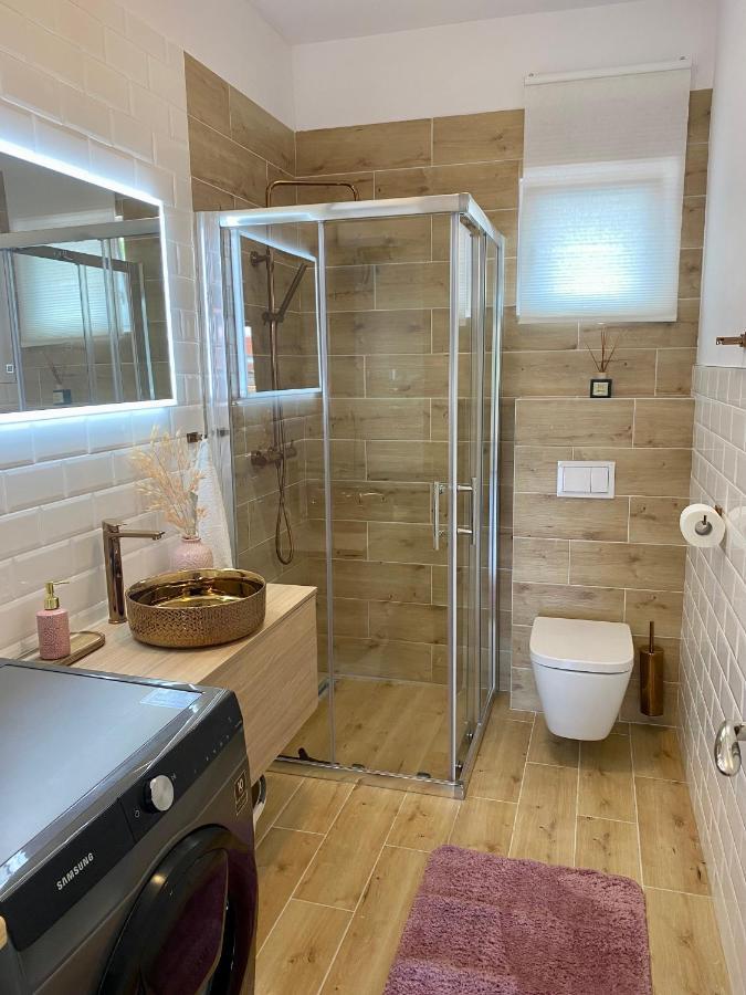 Lumar Holidays And Apartments Preko Bagian luar foto